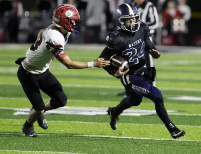 Brookfield blows out Clippers